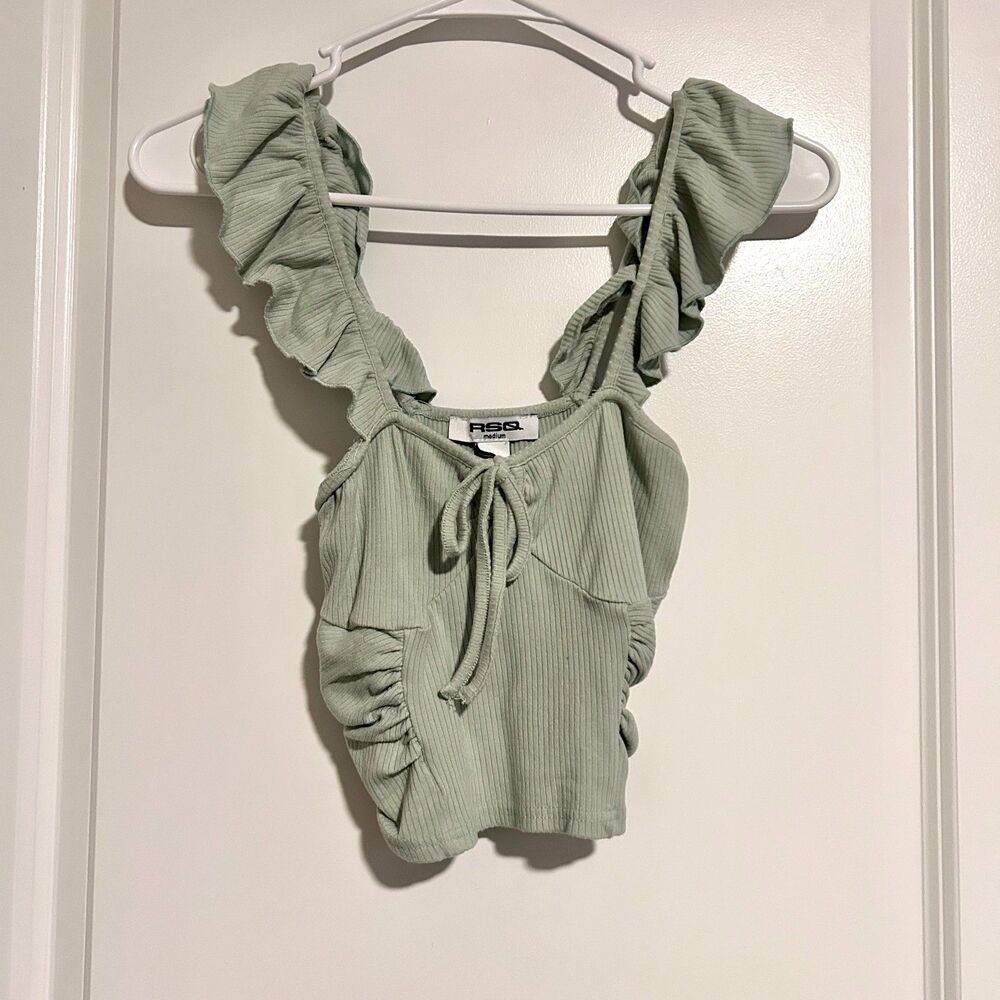 RSQ x Tillys (M) NWOT Green Cropped Tank Top w Ruffled Straps